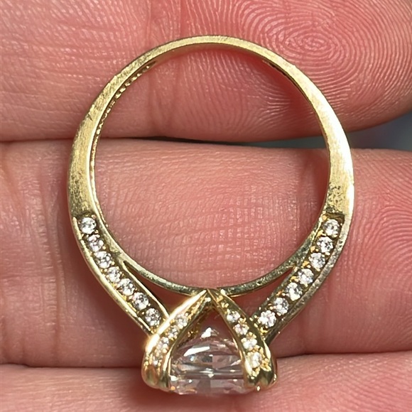 Real gold engagement ring - Picture 8 of 10